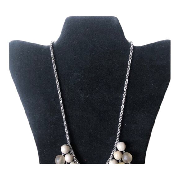 Vintage NY Marked Silver Tone Stunning Neutral And Clear Beads Bib Necklace - Picture 7 of 12